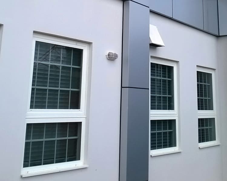 335, Awning Pushout