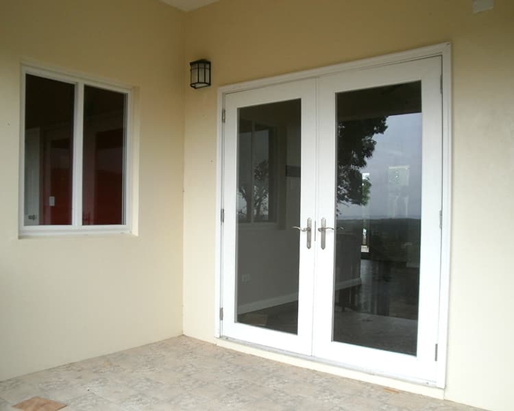 Sheriff Project swing door